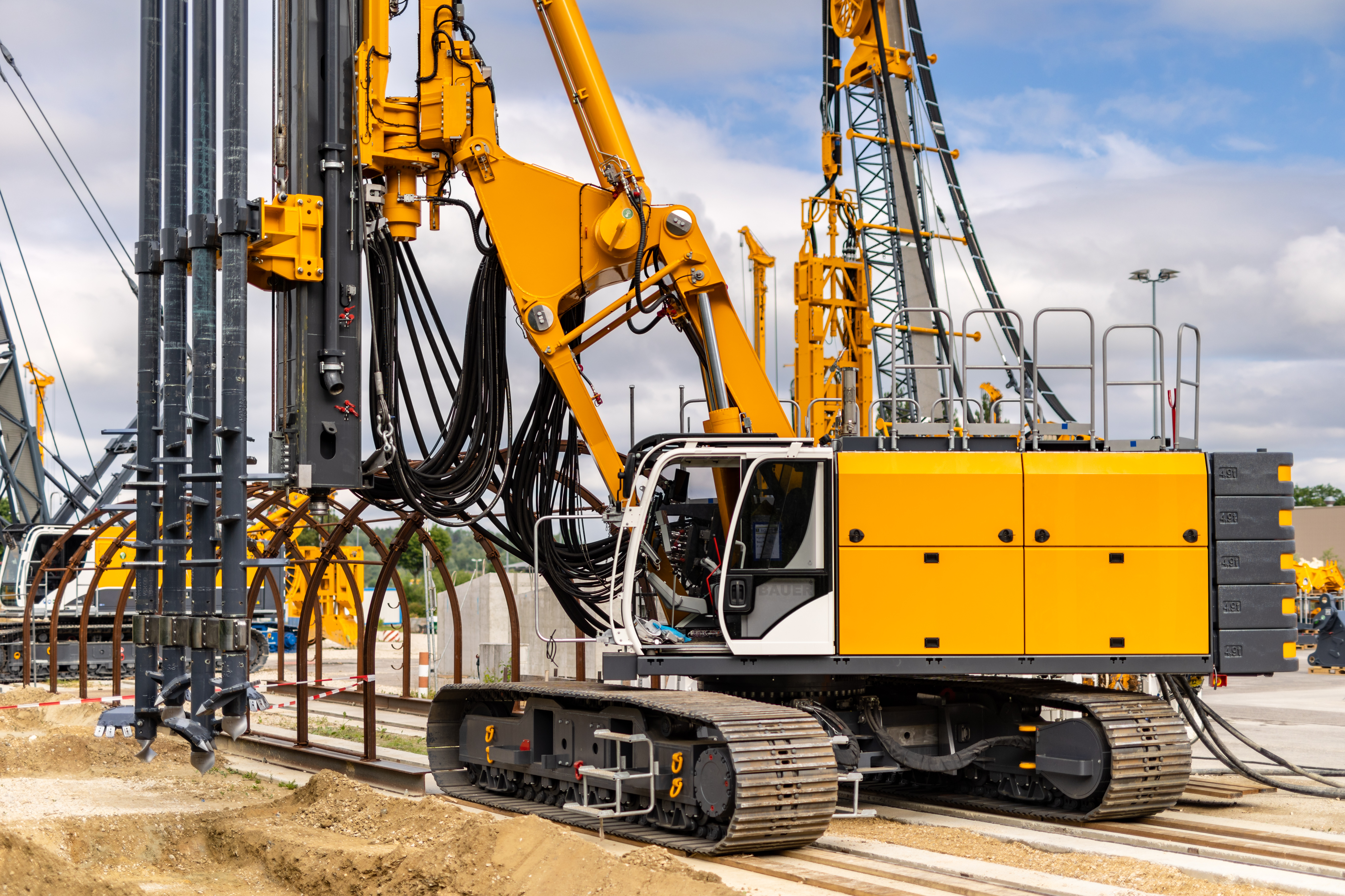 RTG Rammtechnik GmbH - RG with attachment on the test site