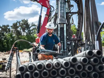 Geothermie-Projekt von BAUER Resoureces in Lübeck - Einbau der Sonden